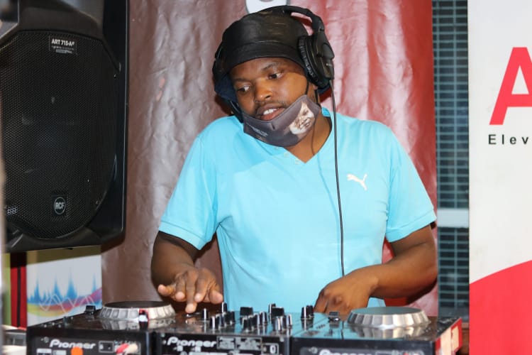 Dubaxy Starring a celebrated DJ