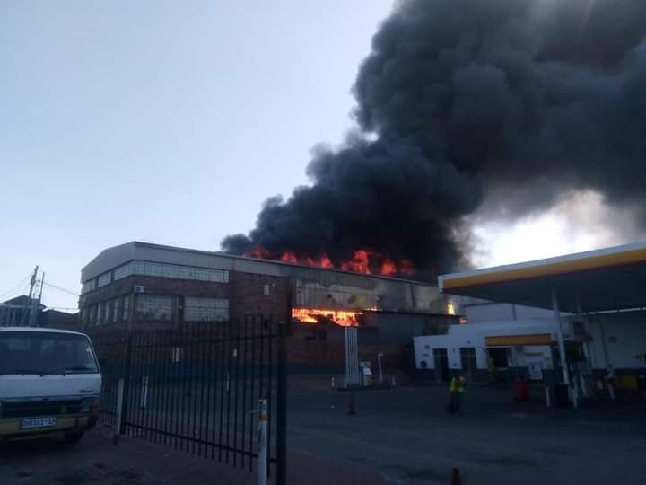 Nyaope boy burns down Alex building