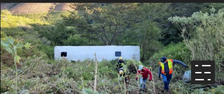 KZN bus accident leaves 50 injured, one dead