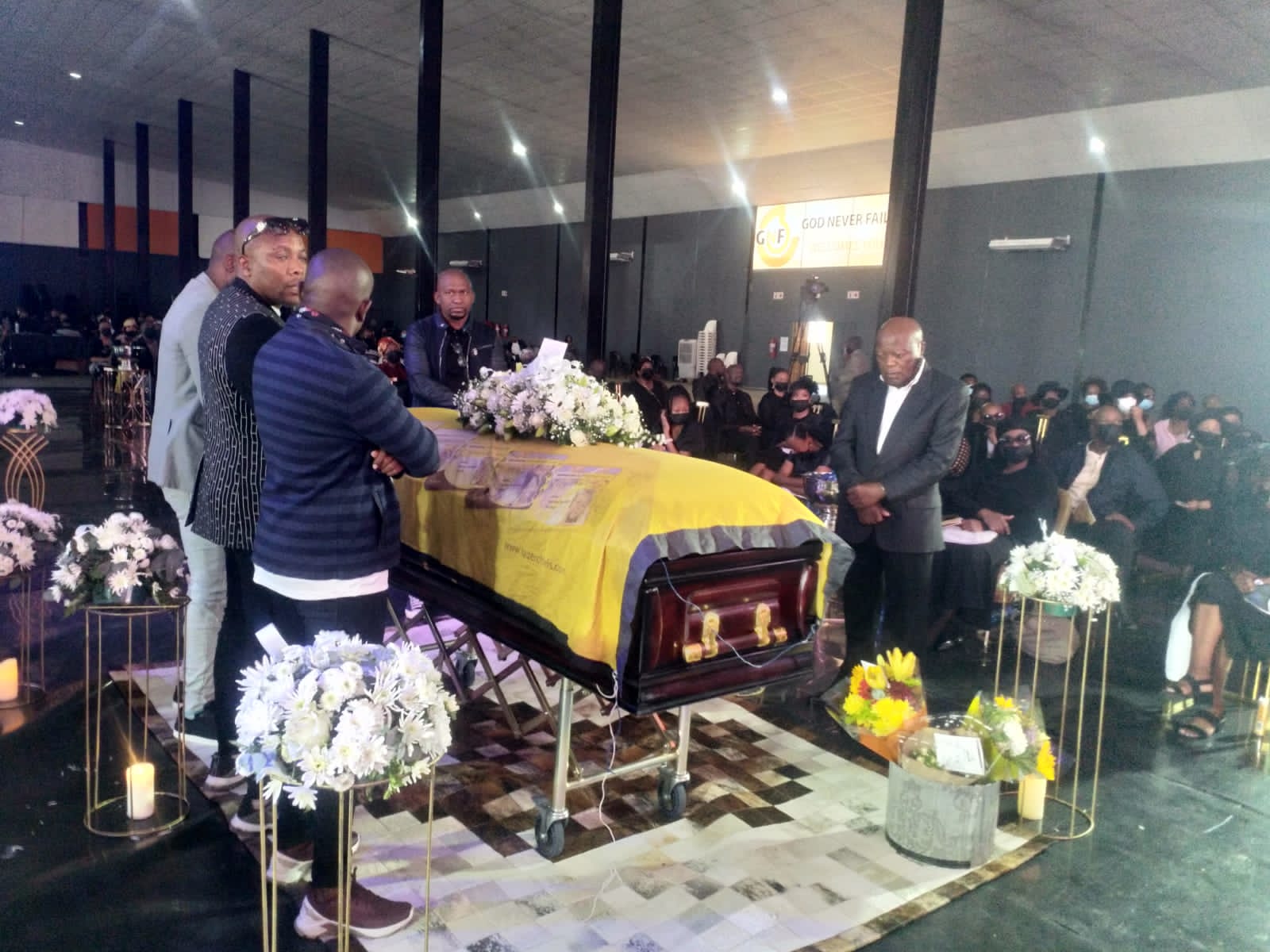 “I’m sad, heart broken and in pain about the way you left,” Lethabo pays tribute to her father, Lucky Maselesele