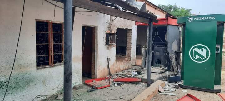 When twenty armed men bombed empty ATM, they entered the bakery and killed an Ethiopian
