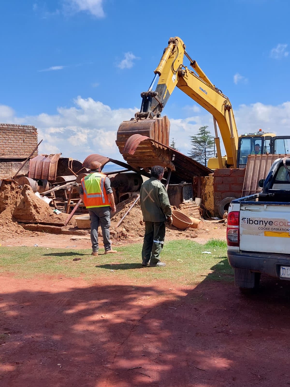 HAWKS DISMANTLE APPROXIMATELY R2 MILLION WORTH OF CLANDISTINE GOLD REFINERY