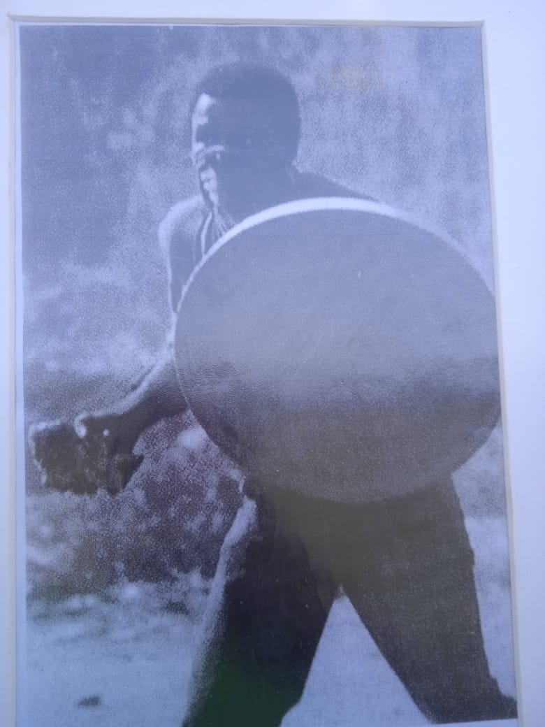 Alex youth, Jappie Vilankulu, carried a stone and a bin cover to protect himself when police shot him seven times. 47 years later, his name is not recognized!!