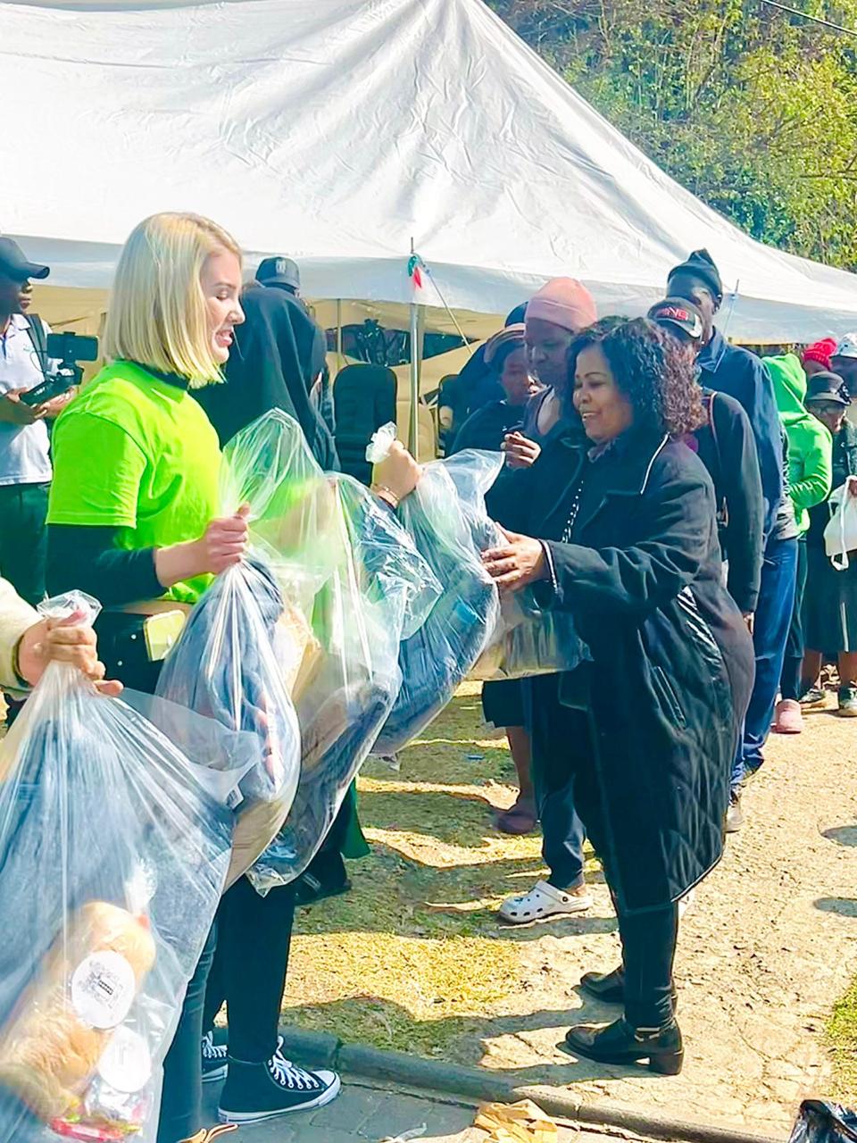 Moti Cares donates 1,000 blankets to Alexandra community