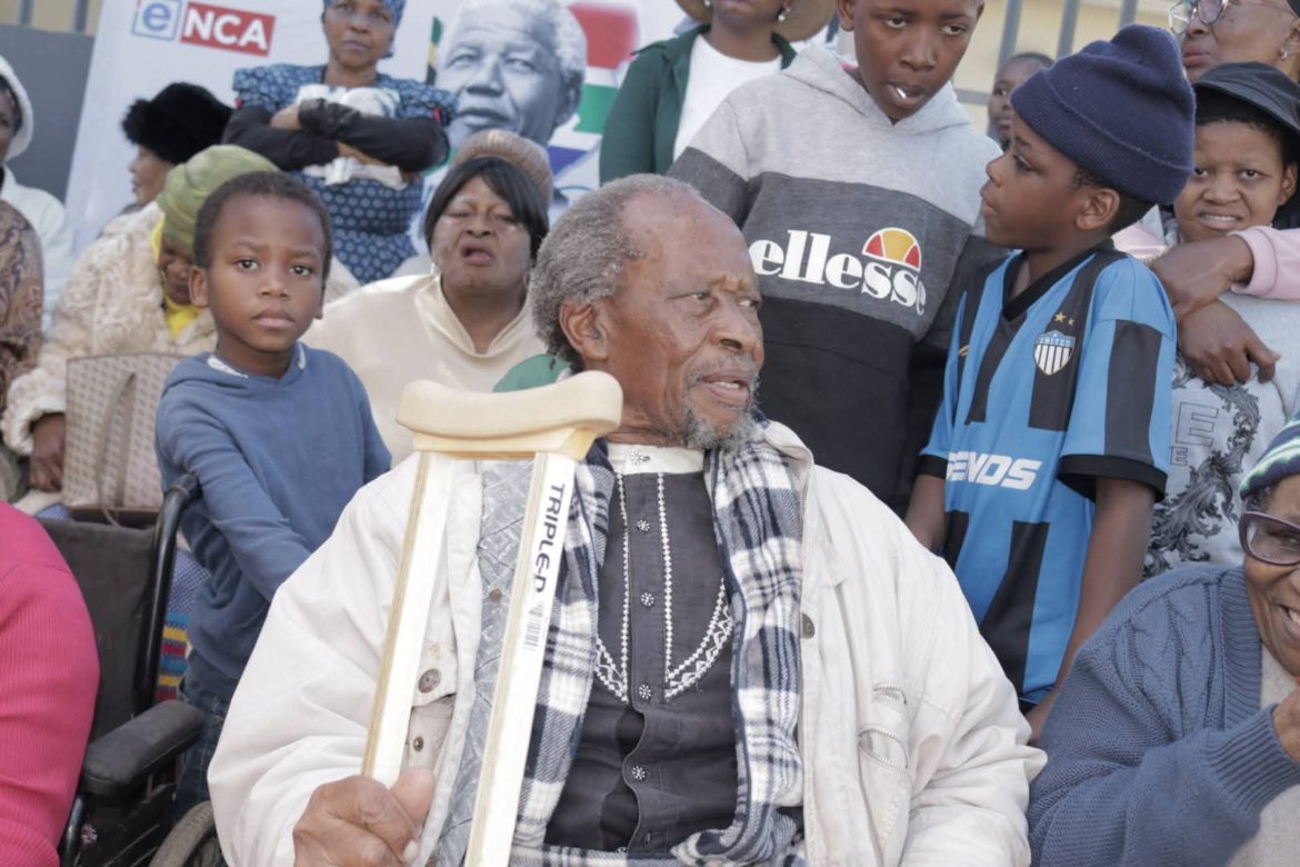 “FATHER OF ALEX” SPREADS MANDELA DAY LOVE TO ELDERLY